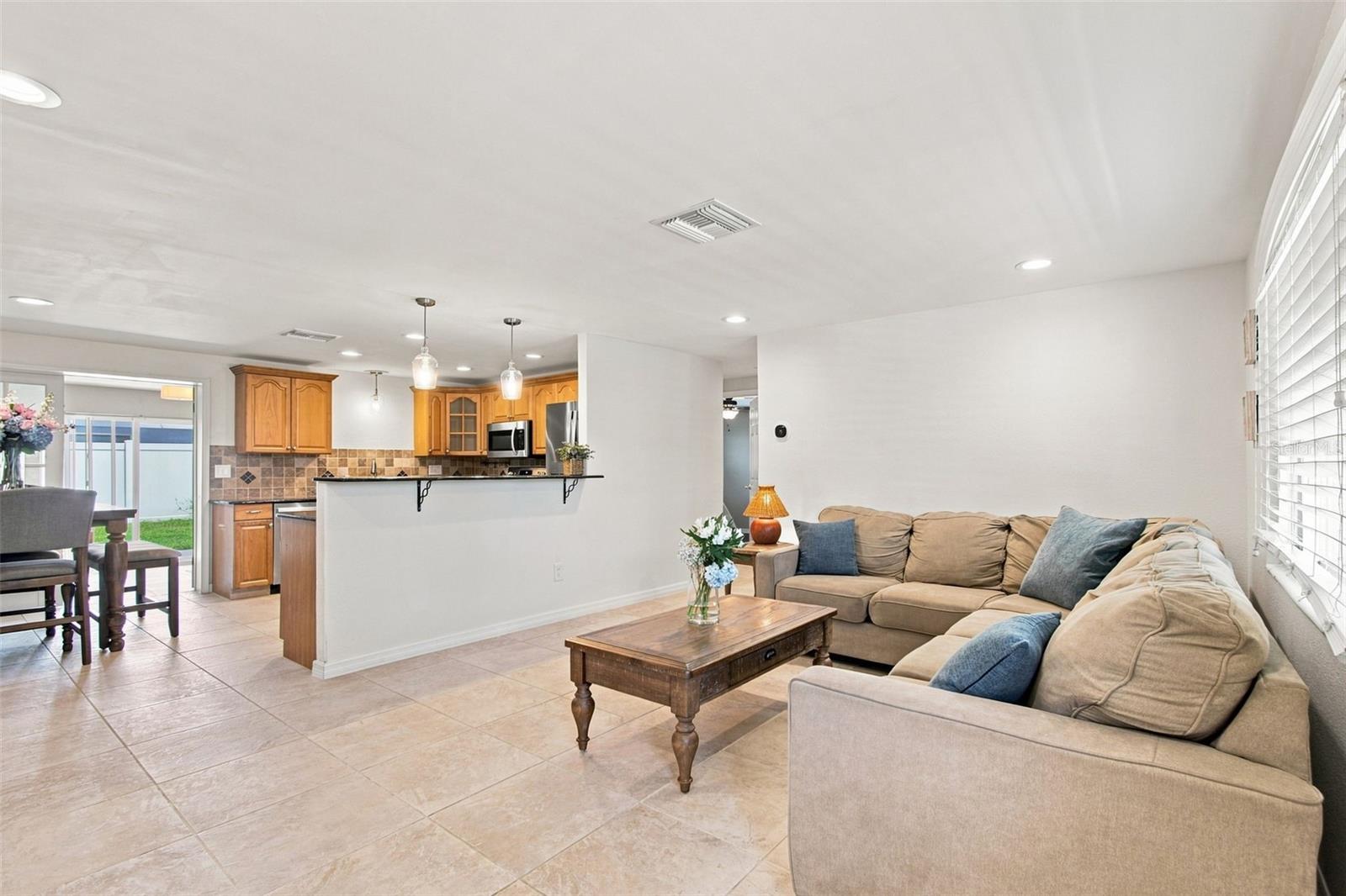 8467 77th Ave, Seminole, FL 33777