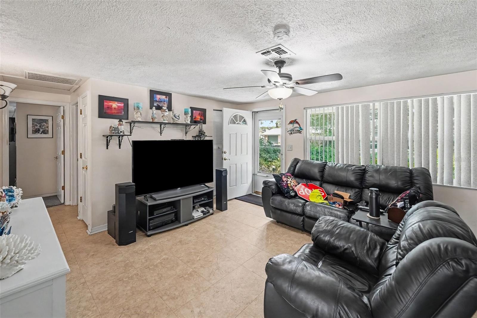5854 93rd Ave N, Pinellas Park, FL 33782