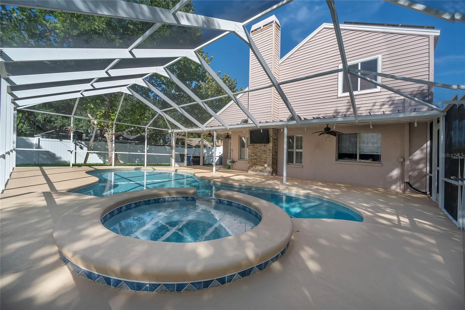 9609 Fredericksburg Rd, Tampa, FL 33635