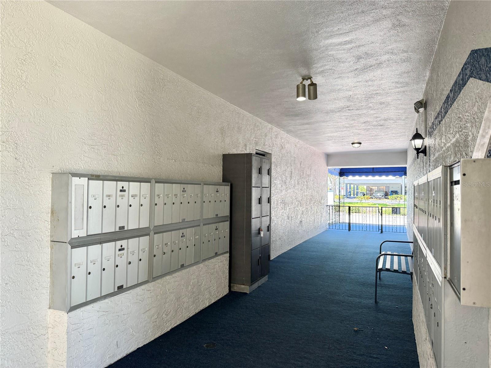350 79th Ave N #102, St Petersburg, FL 33702