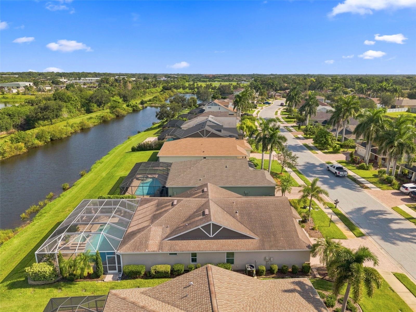 7218 34th St E, Sarasota, FL 34243
