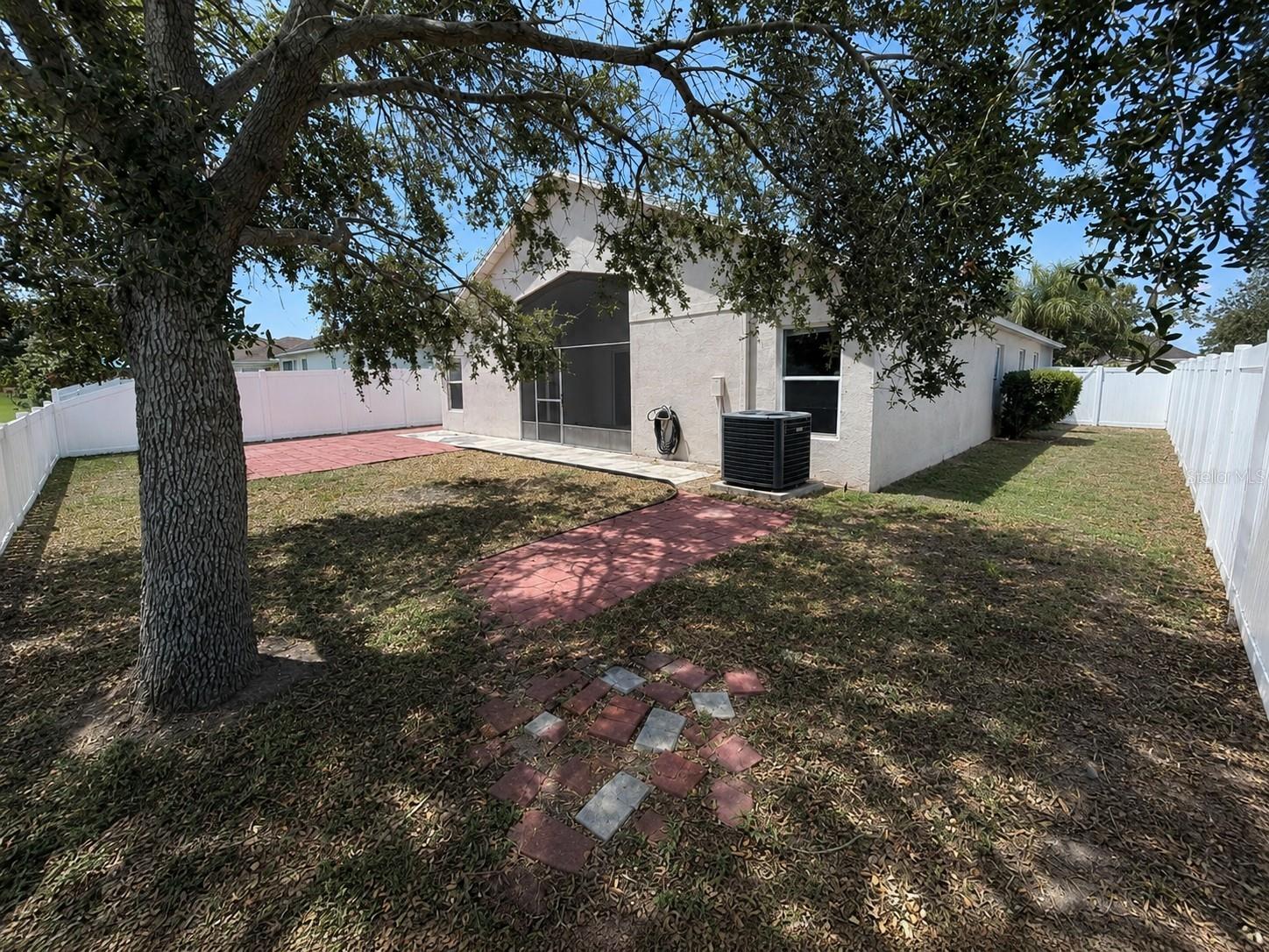 2242 Colville Chase Dr, Ruskin, FL 33570