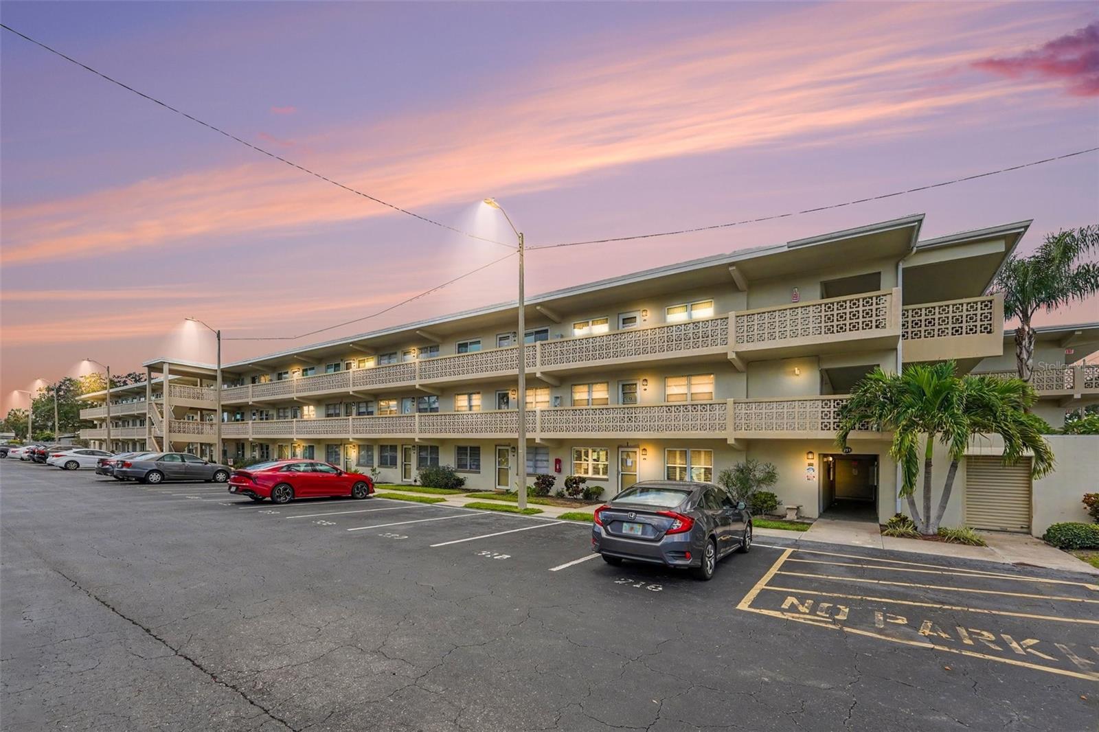951 79th Ave N #APT 322, St Petersburg, FL 33702