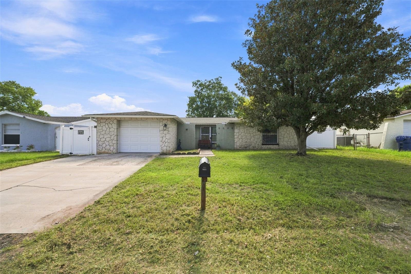 9040 Crabtree Ln, Port Richey, FL 34668