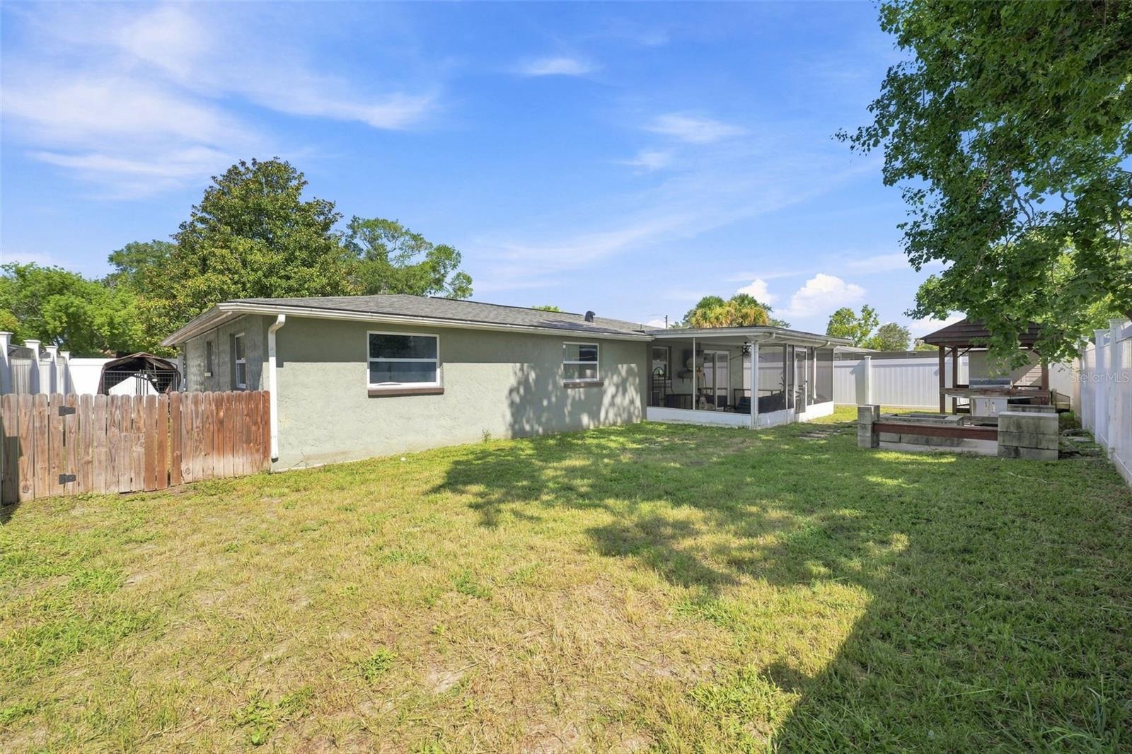 9040 Crabtree Ln, Port Richey, FL 34668