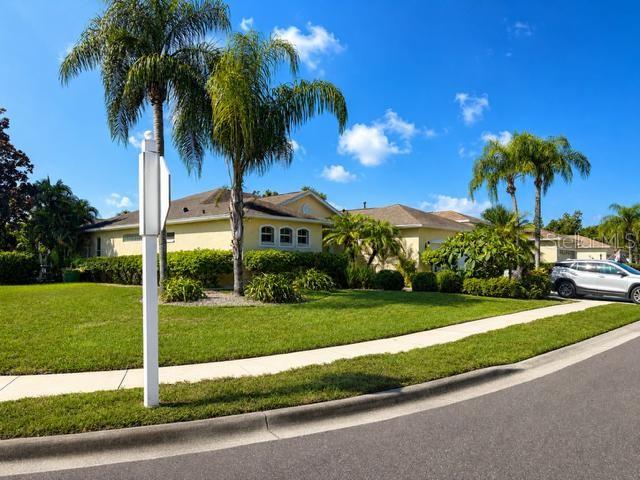11876 Hollyhock Dr, Bradenton, FL 34202