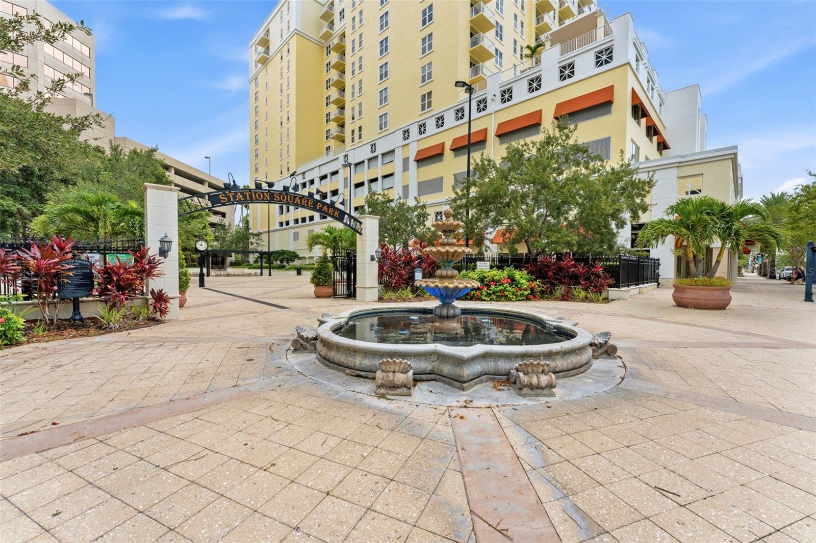 628 Cleveland St #1211, Clearwater, FL 33755