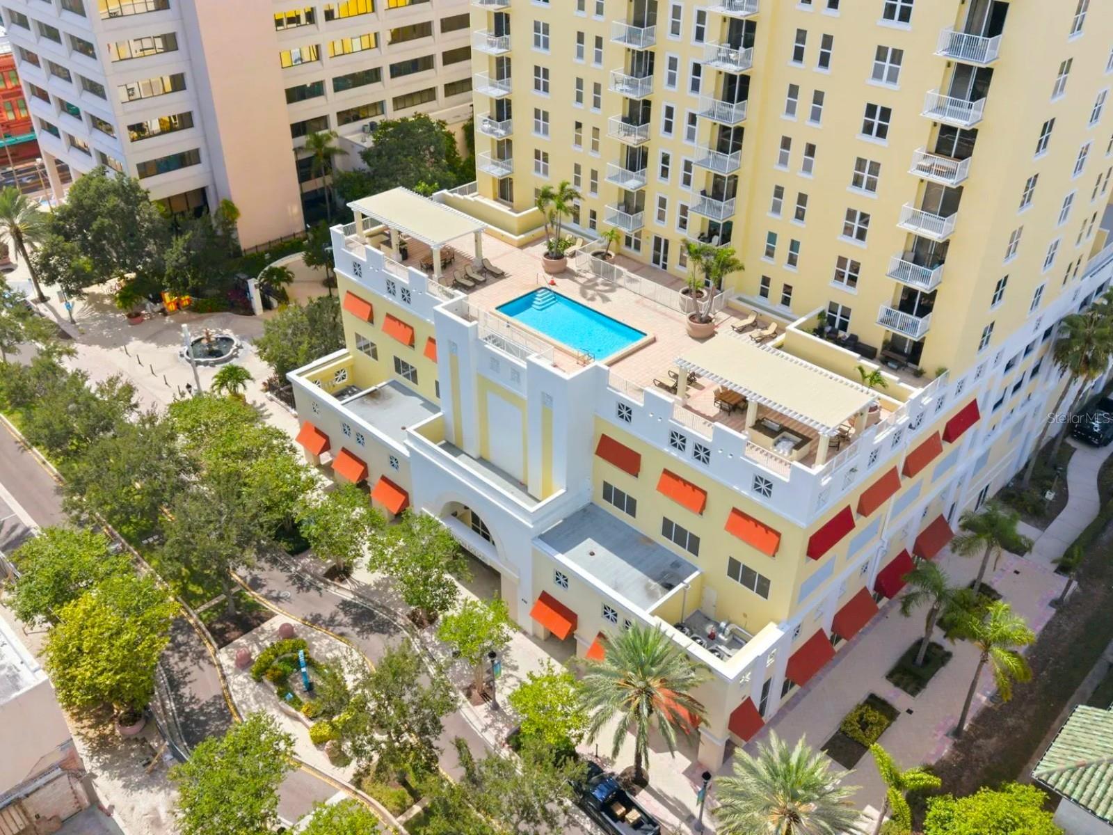 628 Cleveland St #1211, Clearwater, FL 33755