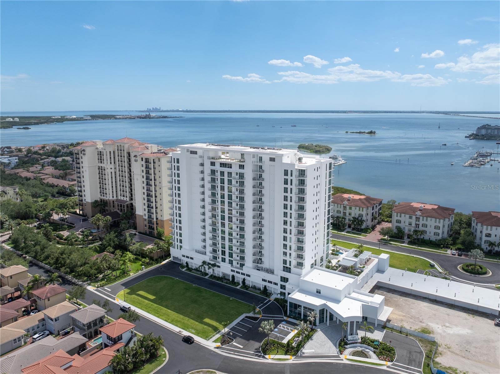5713 Bowen Daniel Dr #901, Tampa, FL 33616