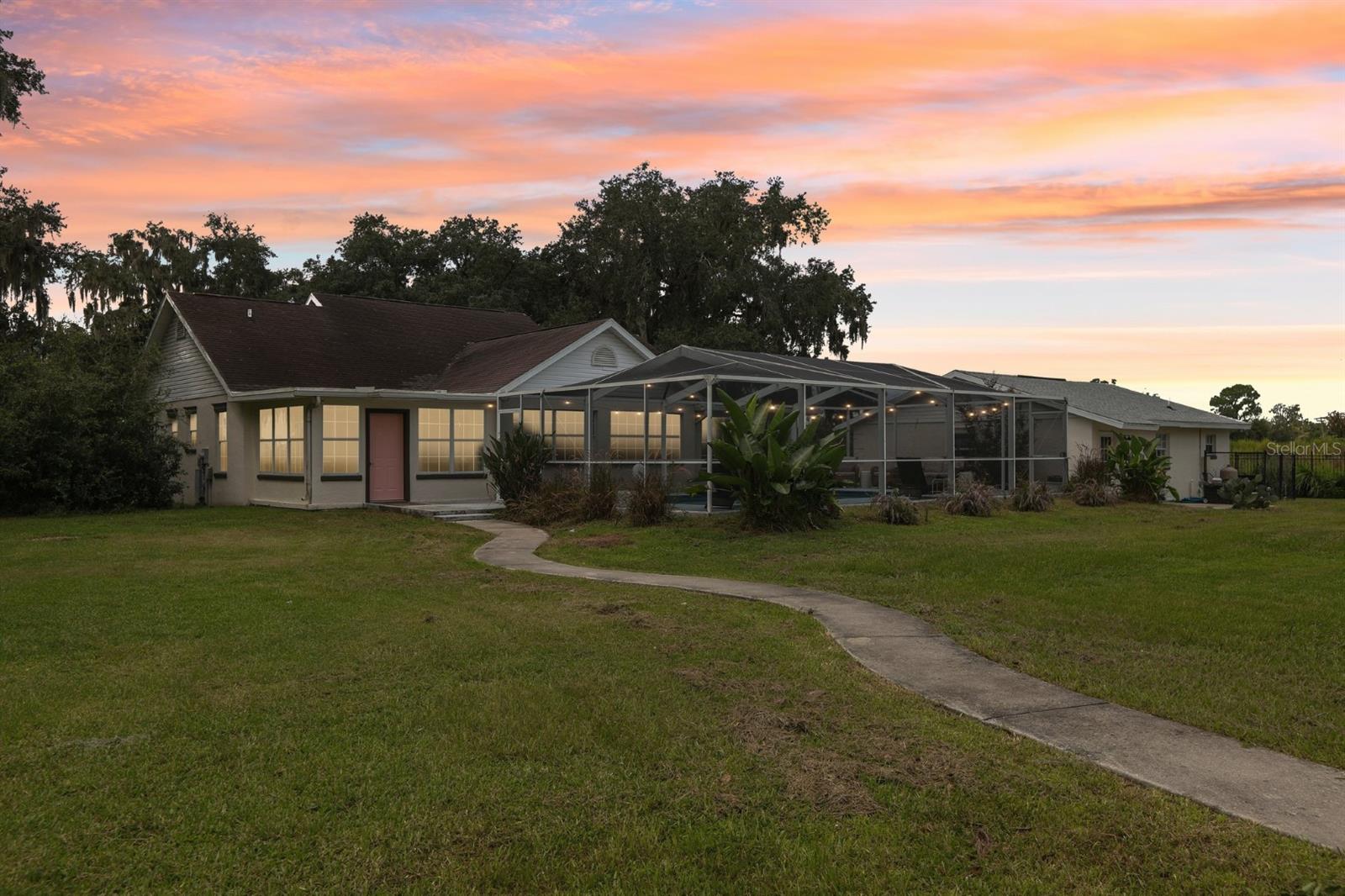 408 Holloway Rd, Plant City, FL 33567