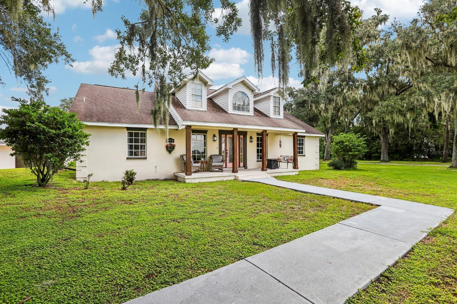 408 Holloway Rd, Plant City, FL 33567