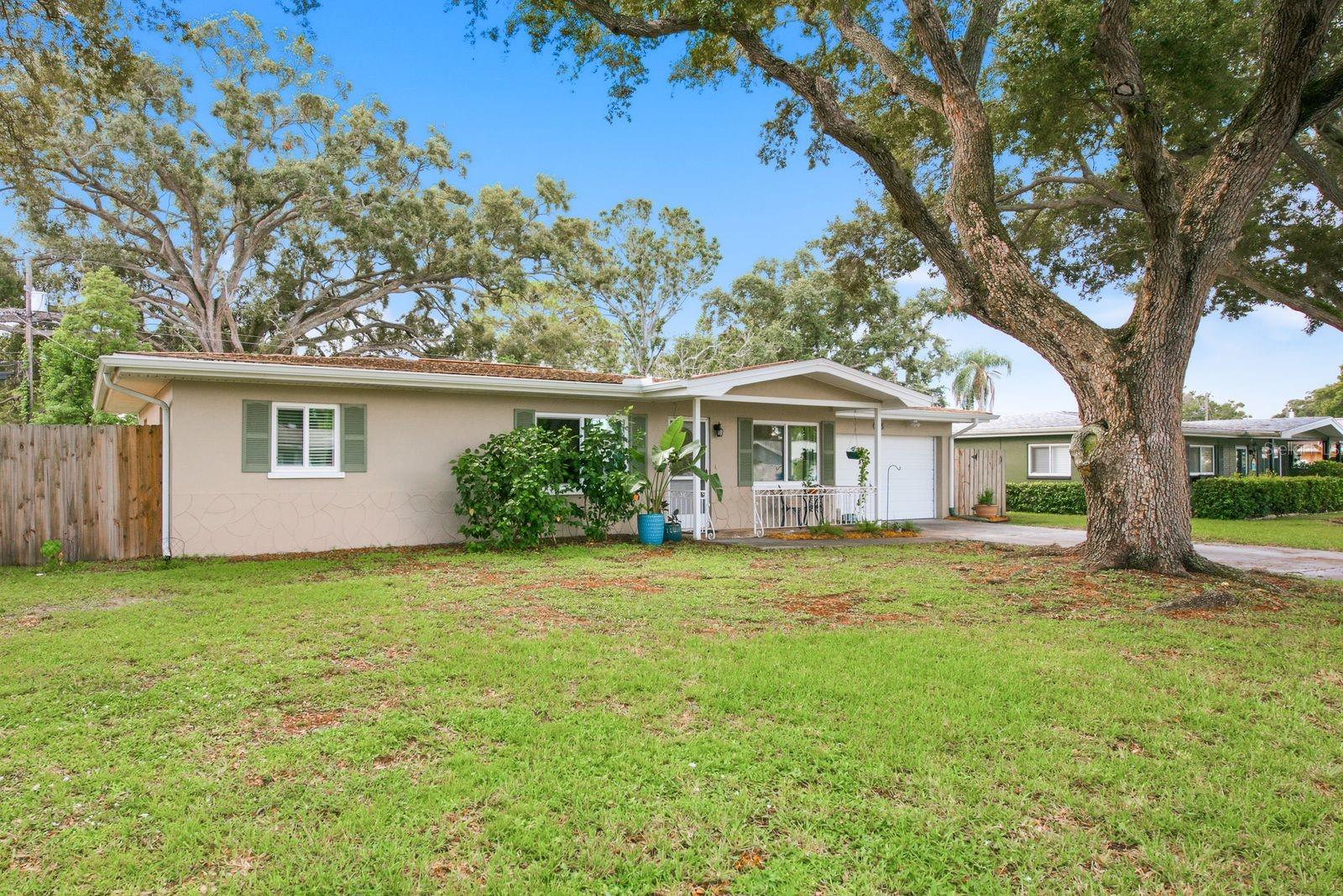 613 Imperial Dr, Largo, FL 33771
