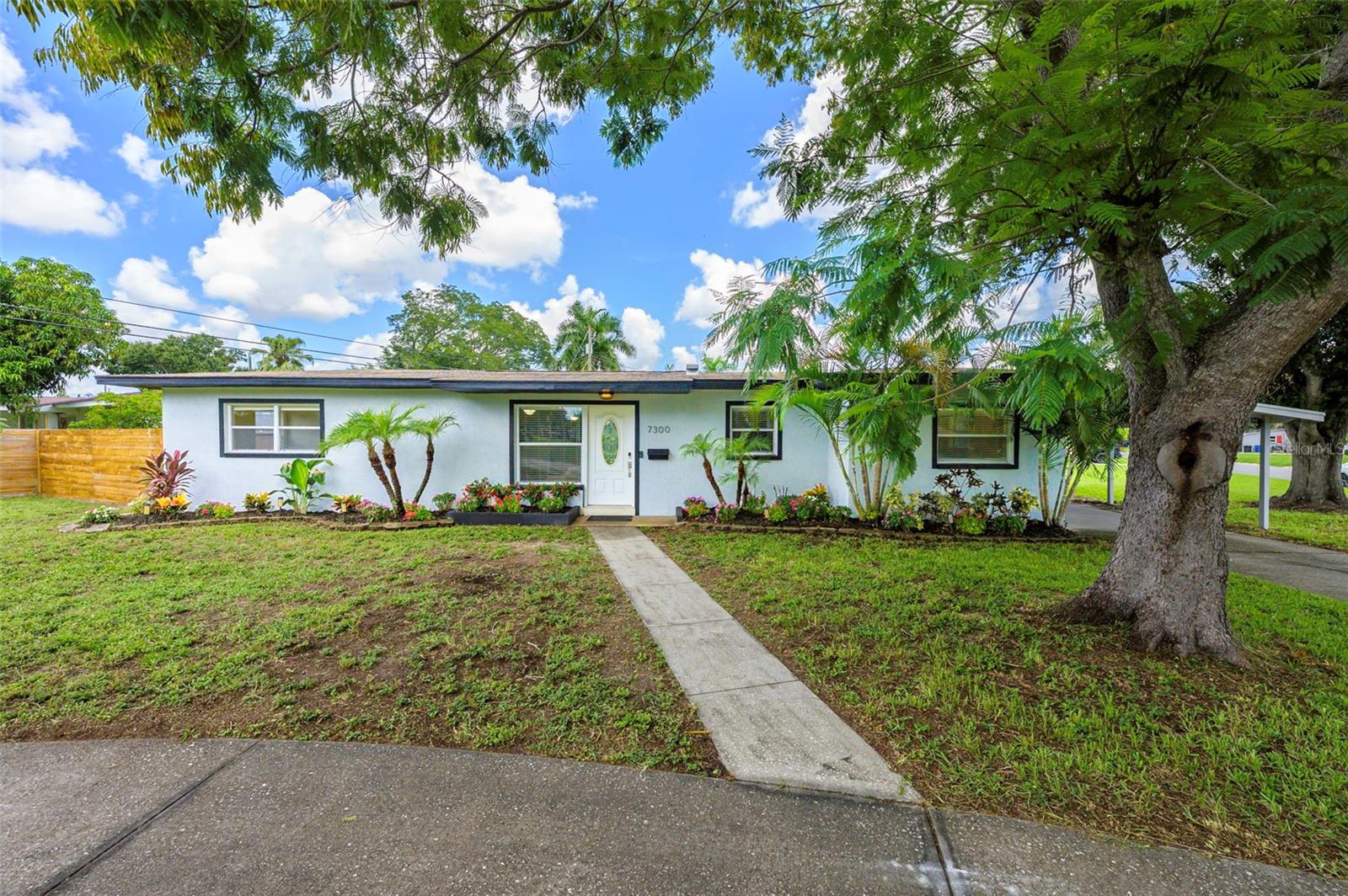 7300 10th St N, St Petersburg, FL 33702