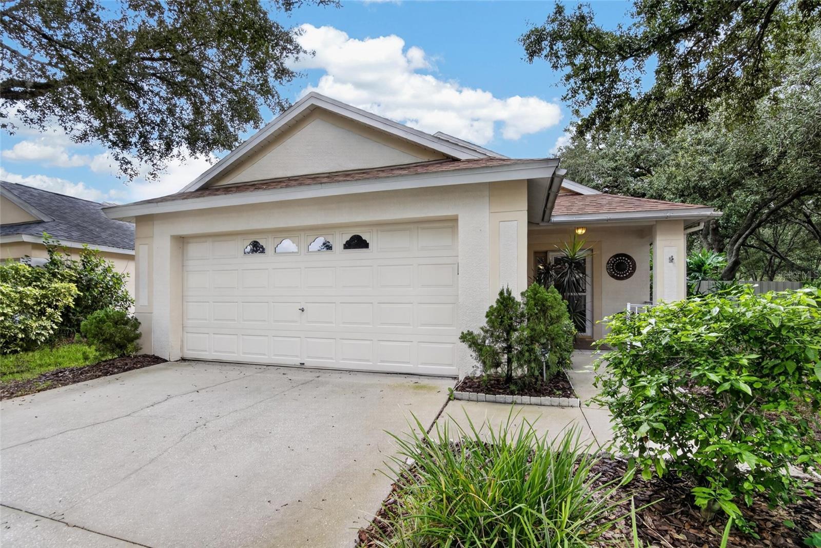 5848 Meadowpark Pl, Lithia, FL 33547
