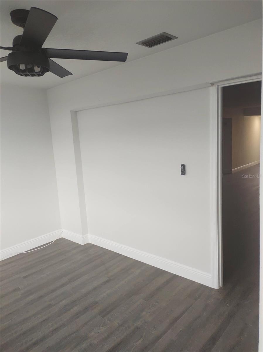5725 12th Ave N #304D, St Petersburg, FL 33710