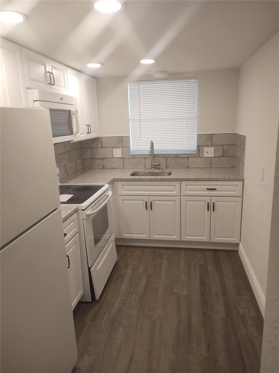 5725 12th Ave N #304D, St Petersburg, FL 33710