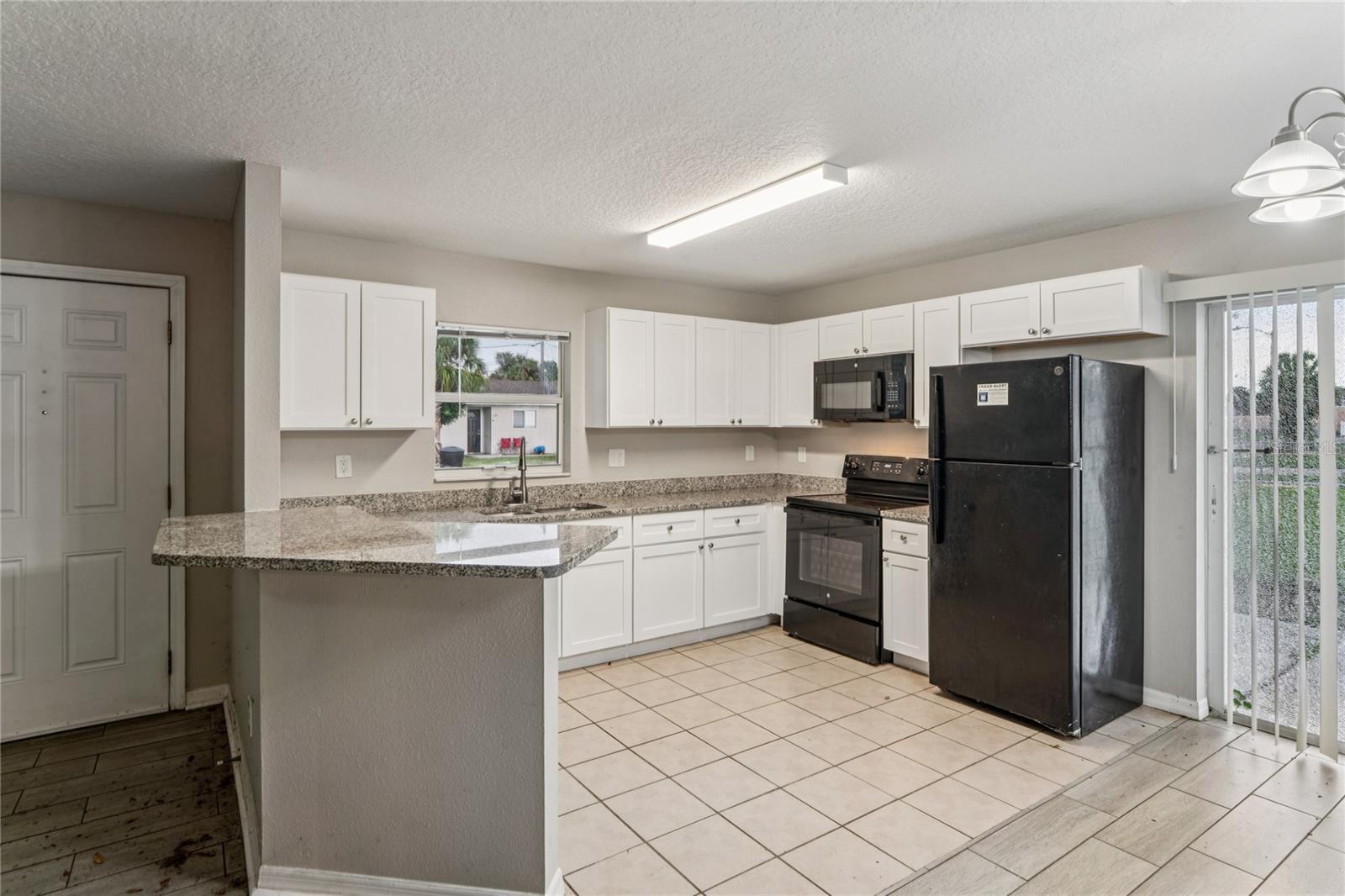1113 Union St S, St Petersburg, FL 33712