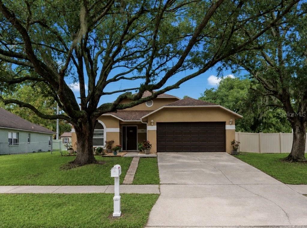 1302 Brahma Dr, Valrico, FL 33594