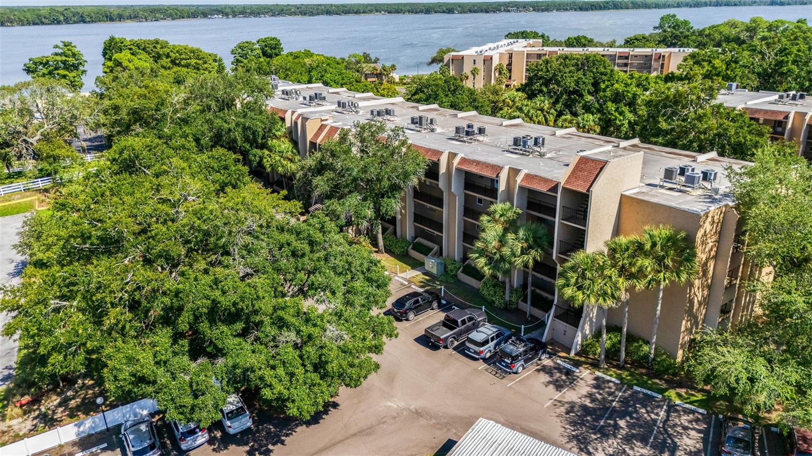 90 Highland Ave S #402, Tarpon Springs, FL 34689