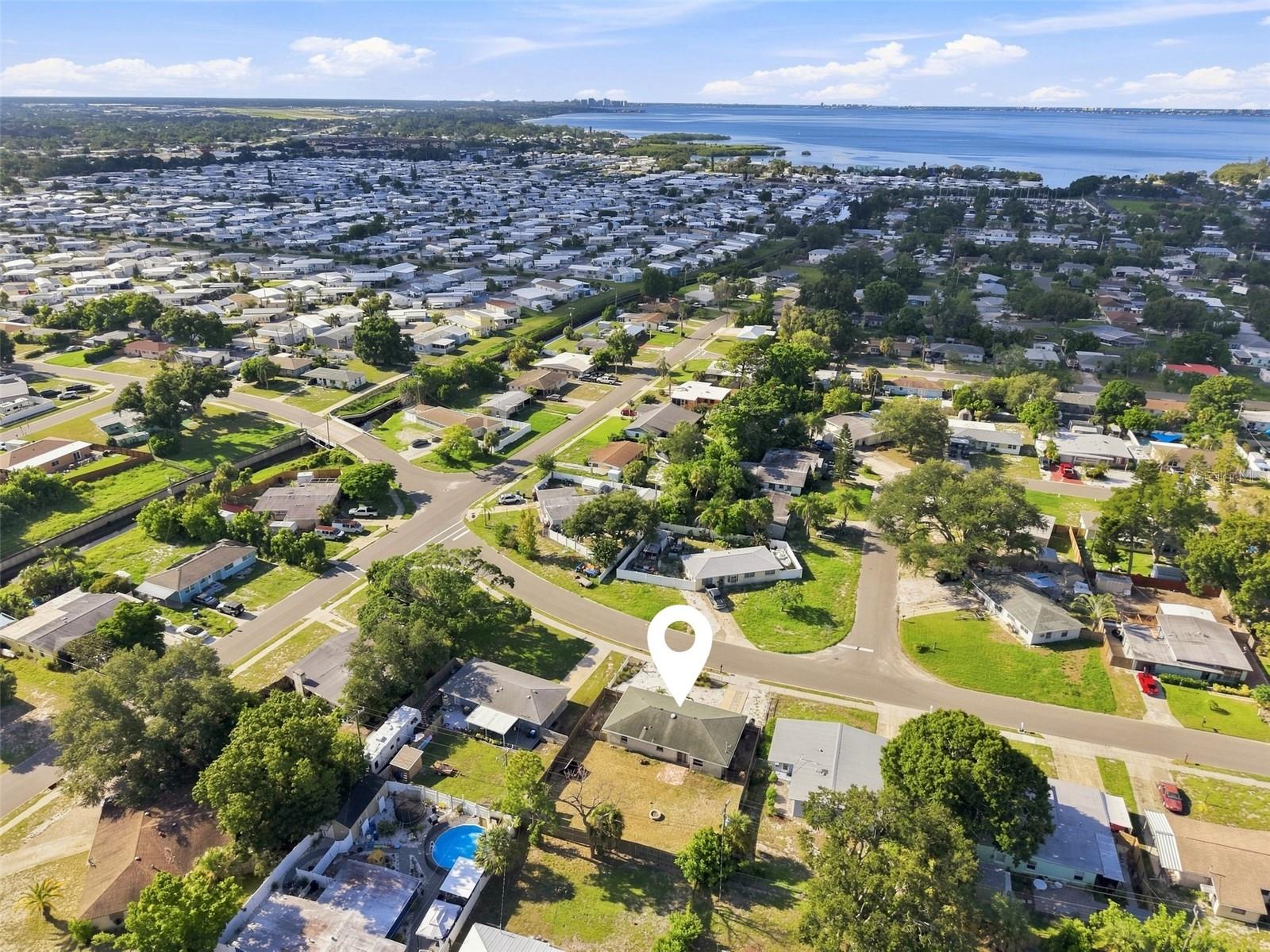 2304 Stanford Ave, Bradenton, FL 34207