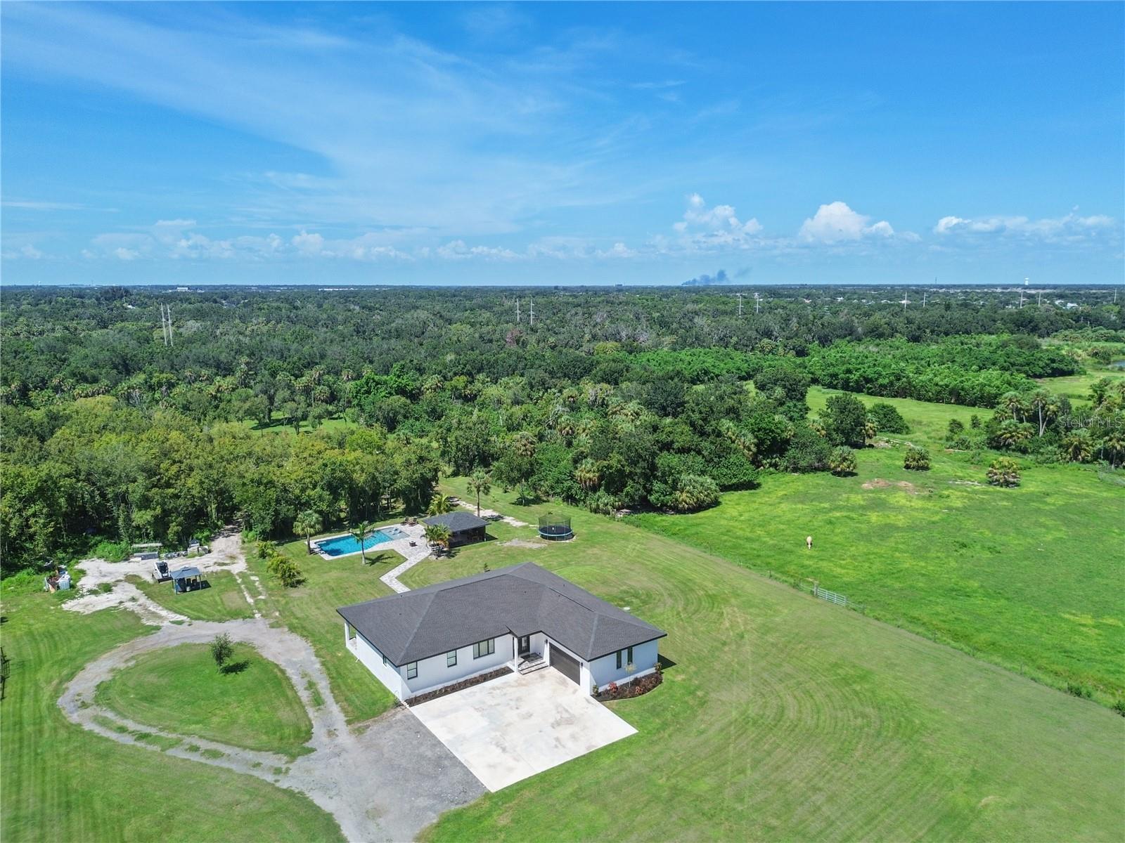 1810 37th St E, Palmetto, FL 34221