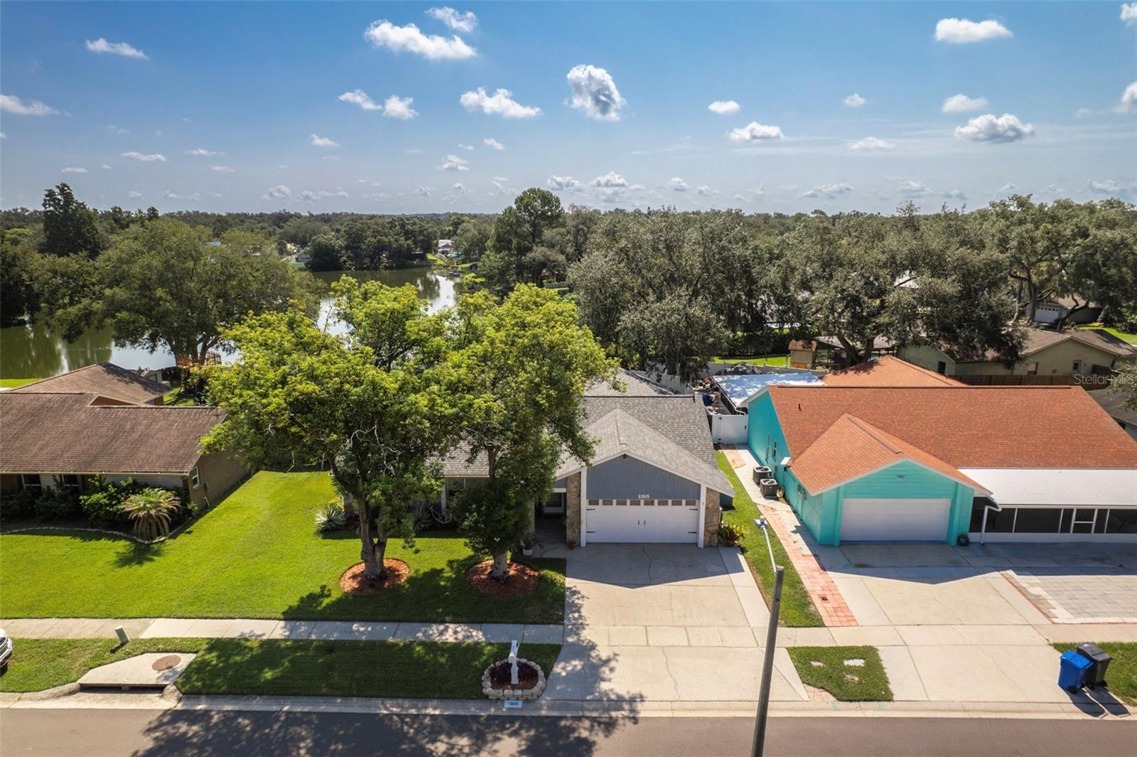 1305 Windjammer Pl, Valrico, FL 33594