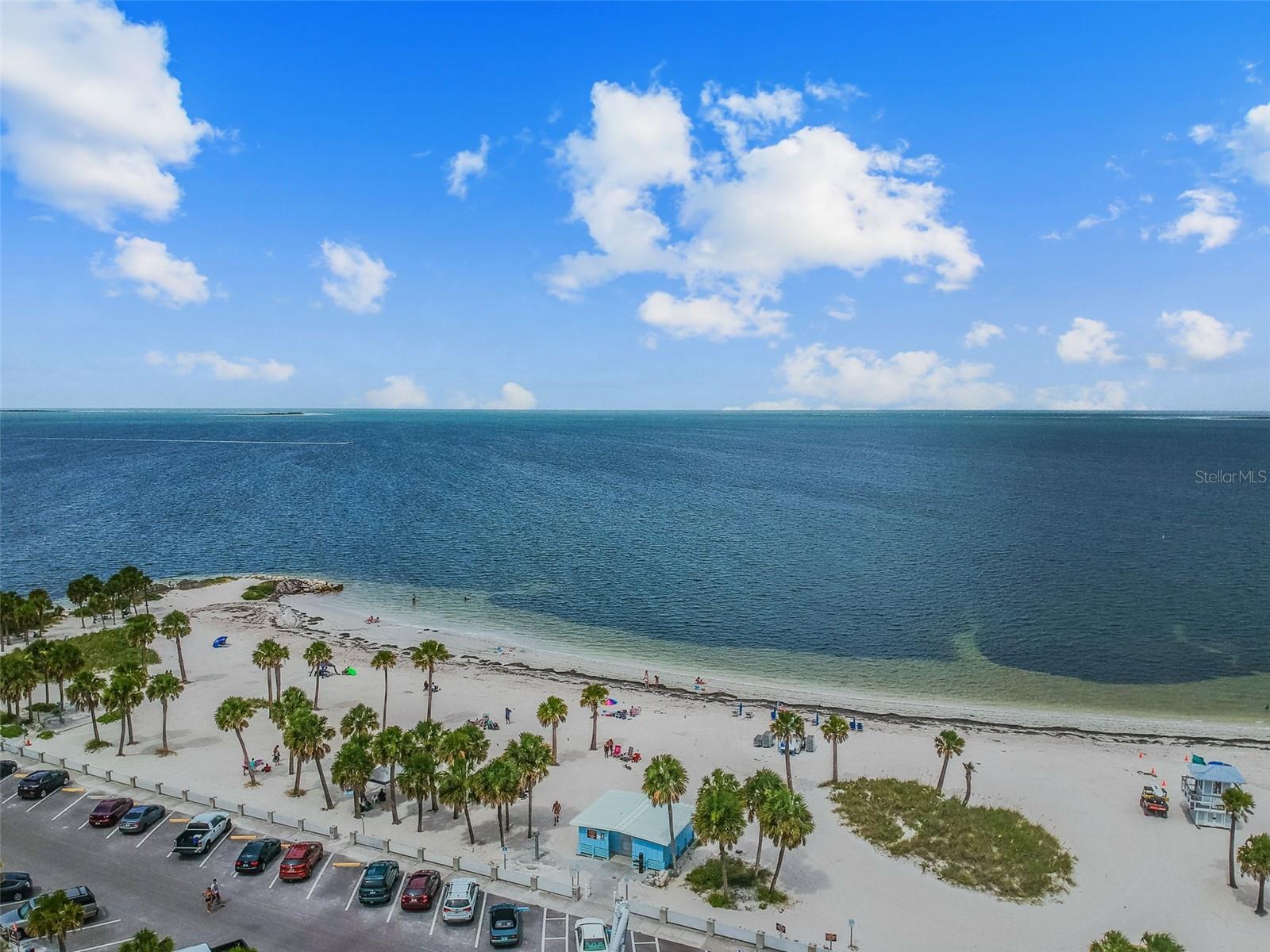 527 Wayfarer Dr, Tarpon Springs, FL 34689