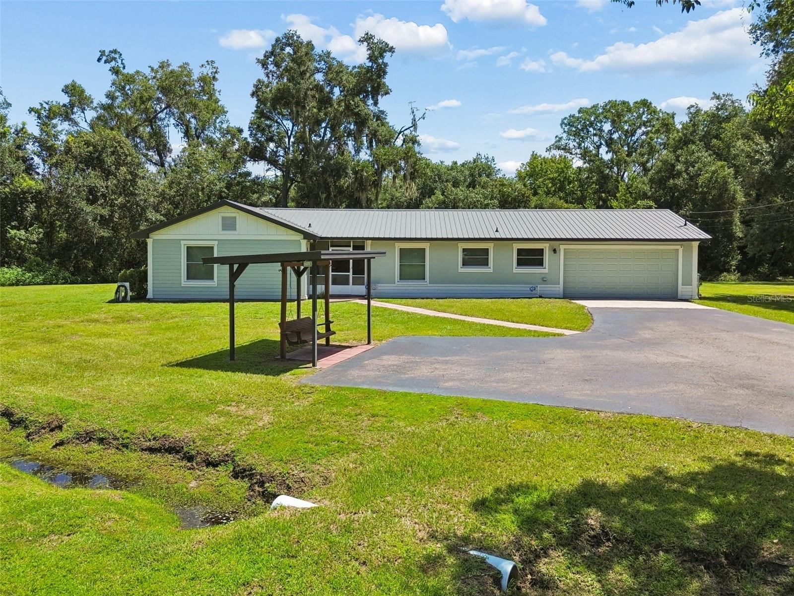 2321 Wooten Rd, Dover, FL 33527