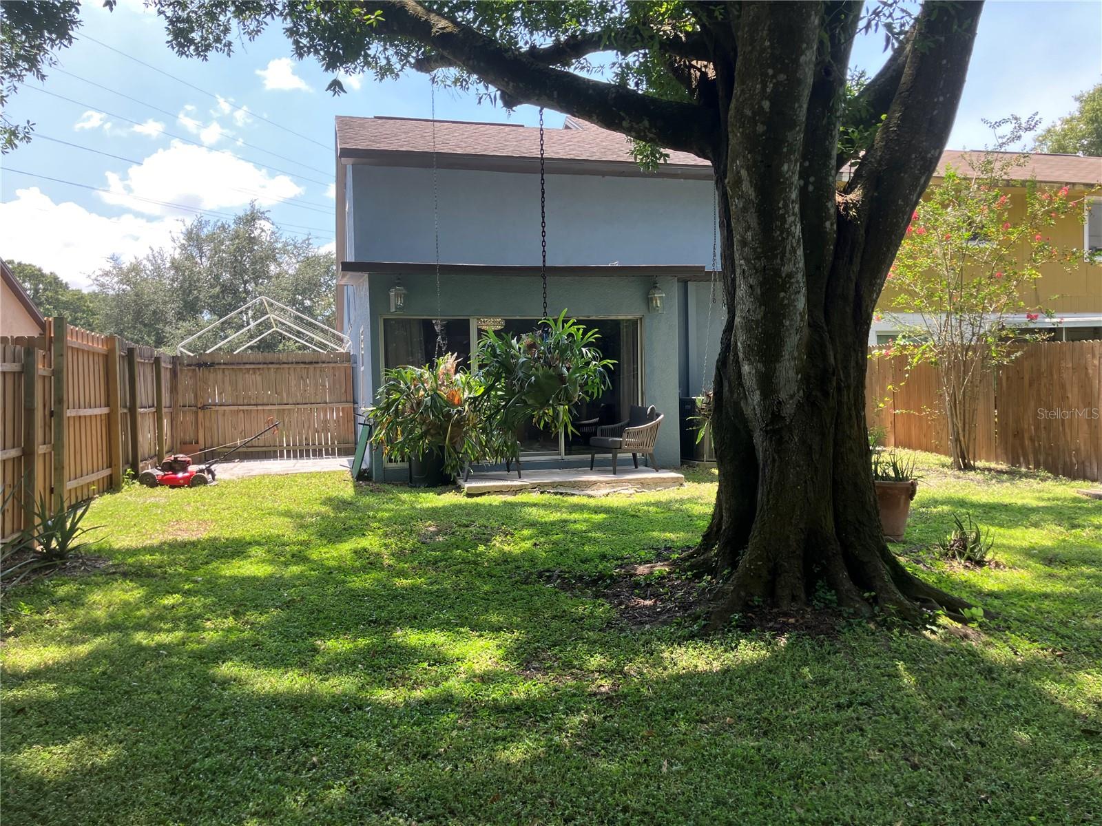 3440 Laurel Dale Dr, Tampa, FL 33618