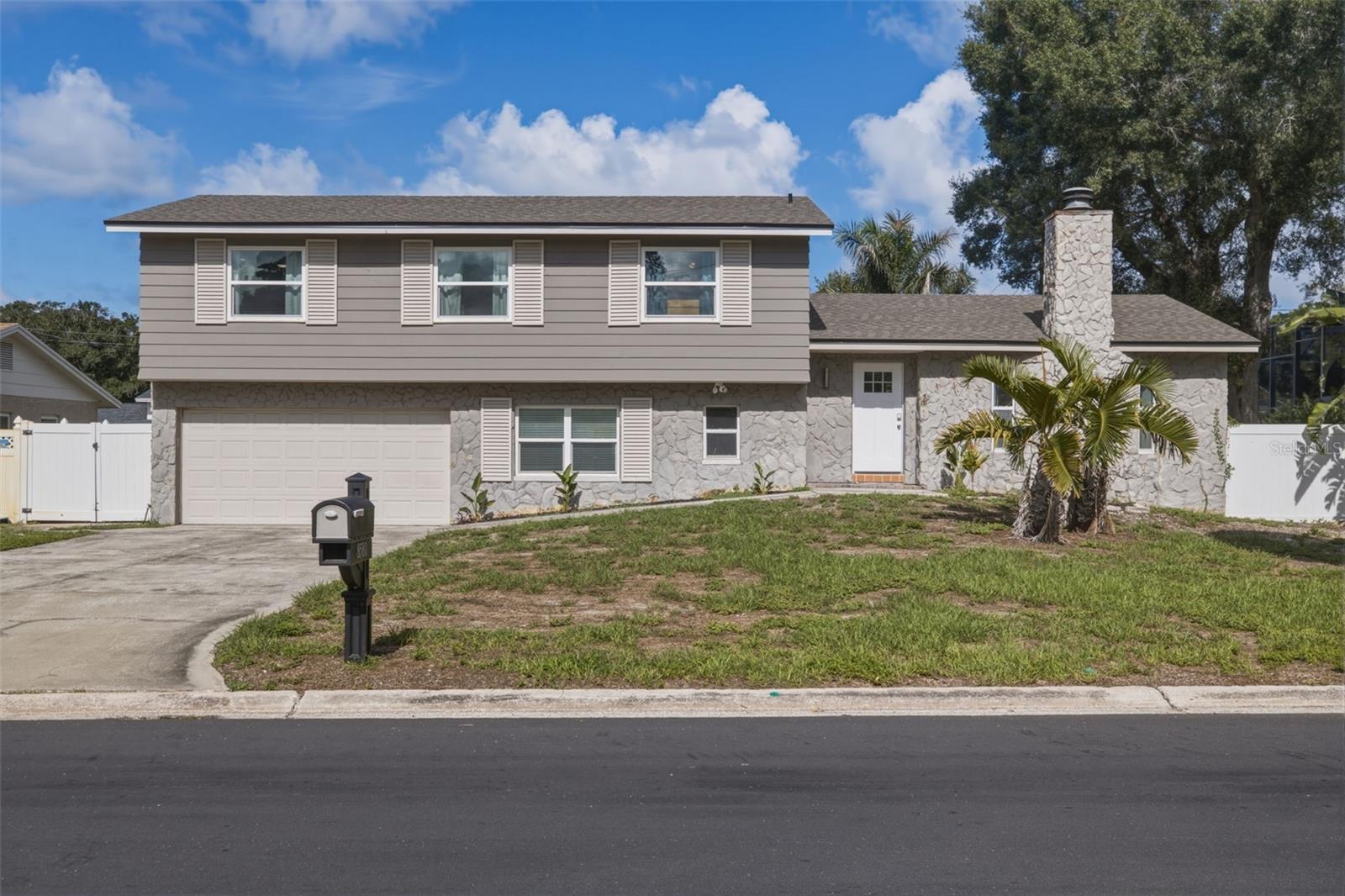 8580 139th Ln, Seminole, FL 33776