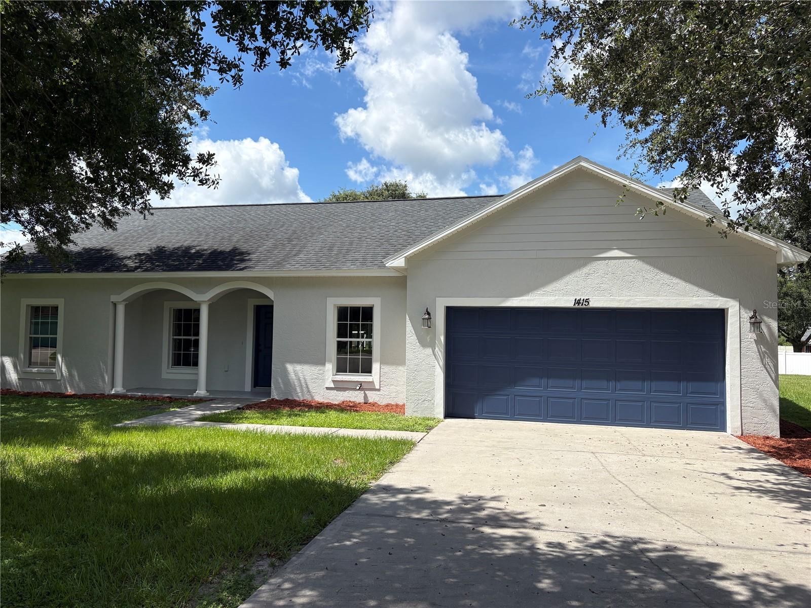 1415 Cristo Rey Pl, Plant City, FL 33566