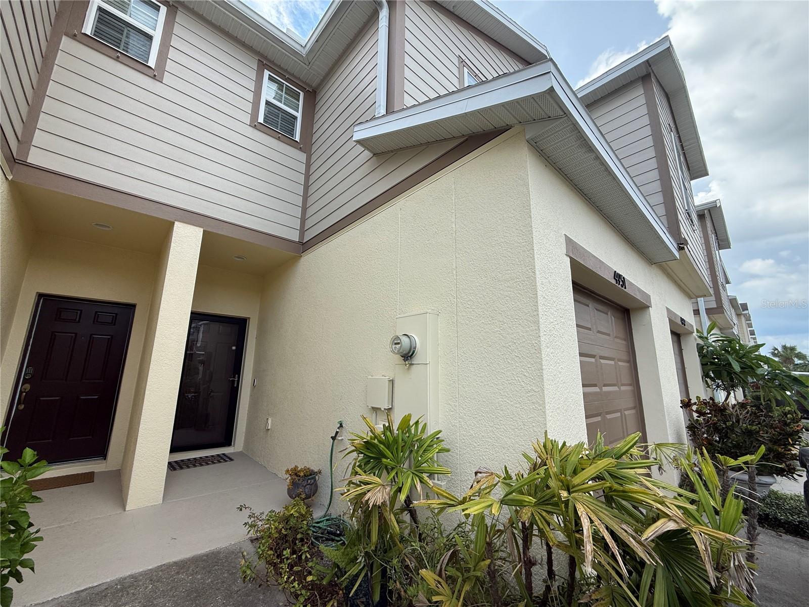 4951 White Sanderling Ct, Tampa, FL 33619