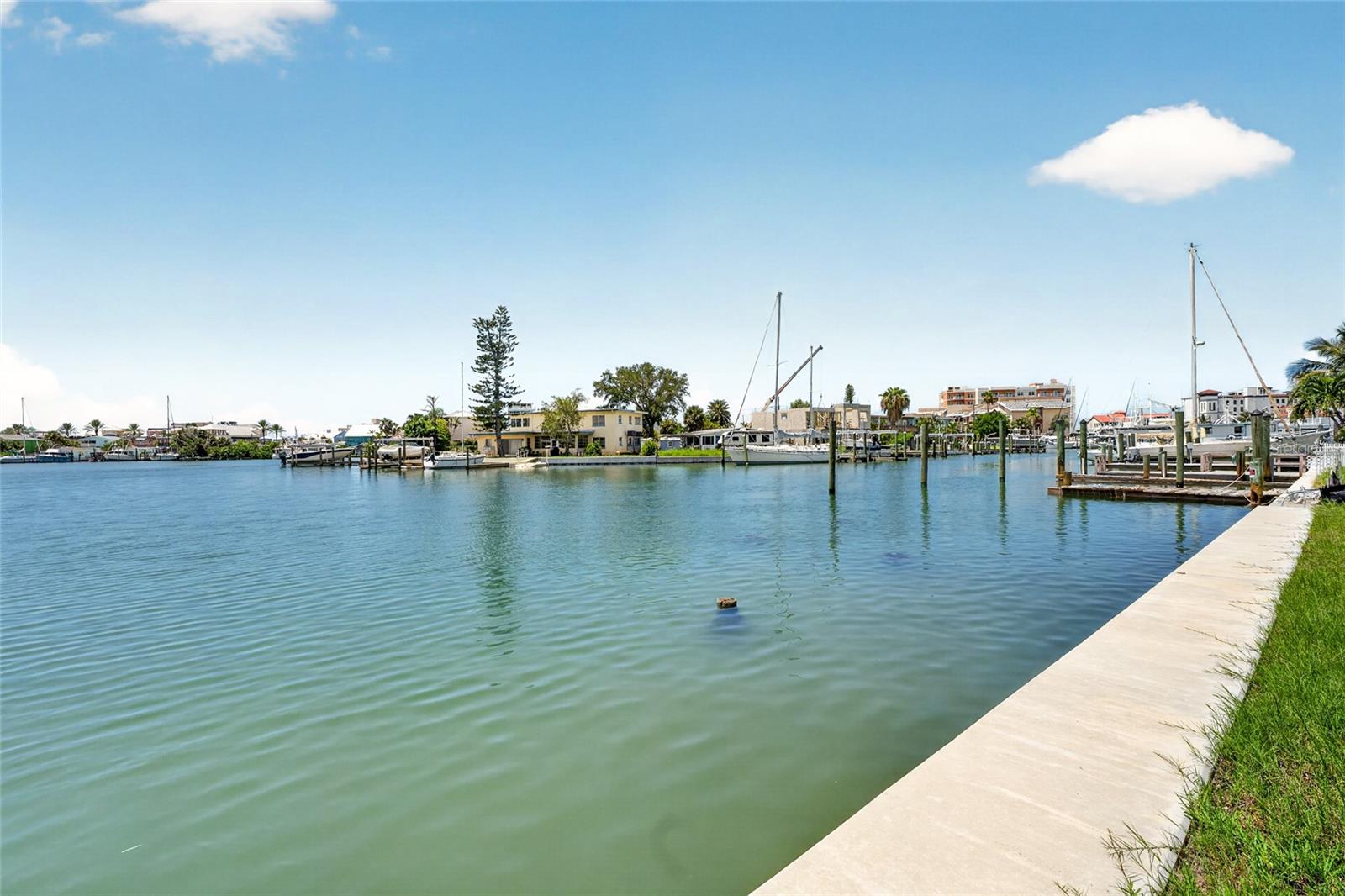 331 Boca Ciega Dr, Madeira Beach, FL 33708