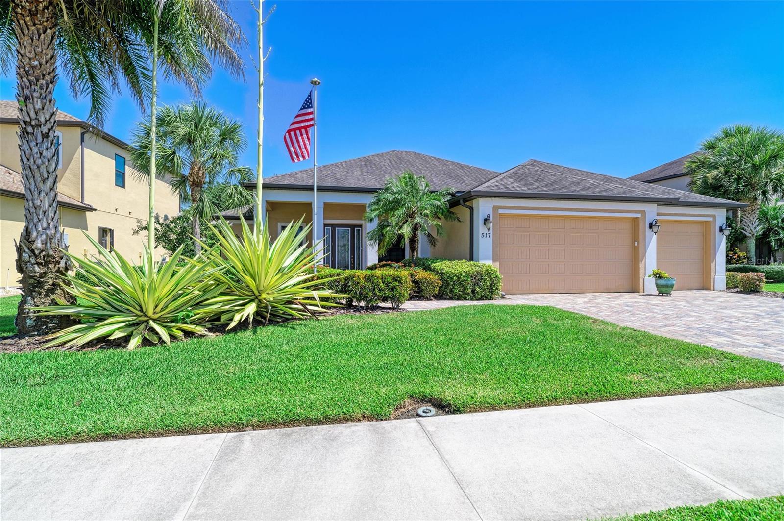 517 Chantilly Trl, Bradenton, FL 34212