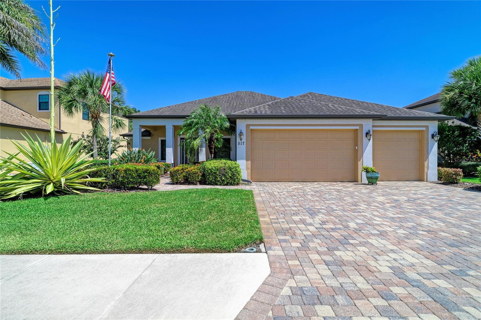 517 Chantilly Trl, Bradenton, FL 34212
