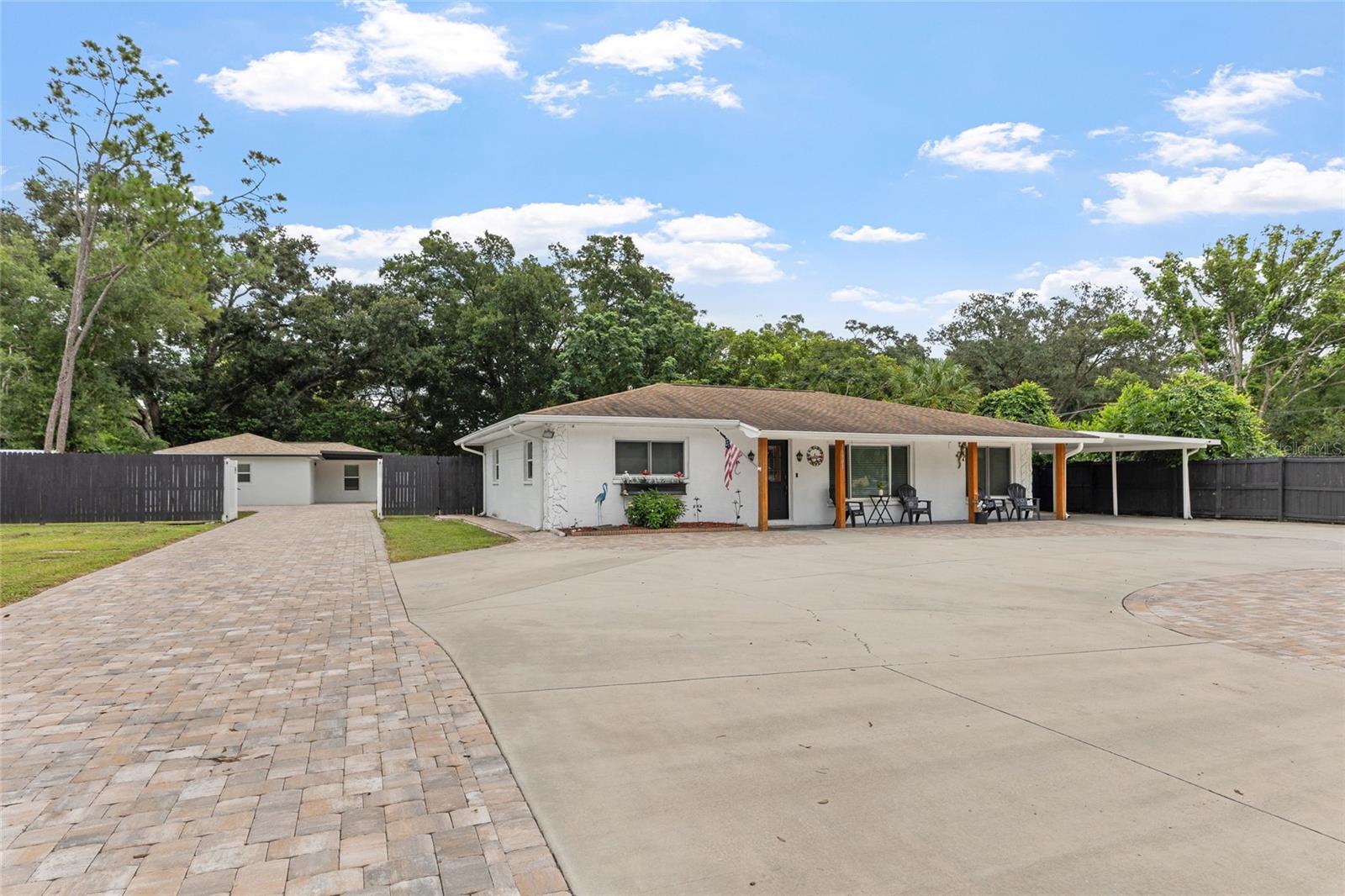 16903 Hanna Rd, Lutz, FL 33549