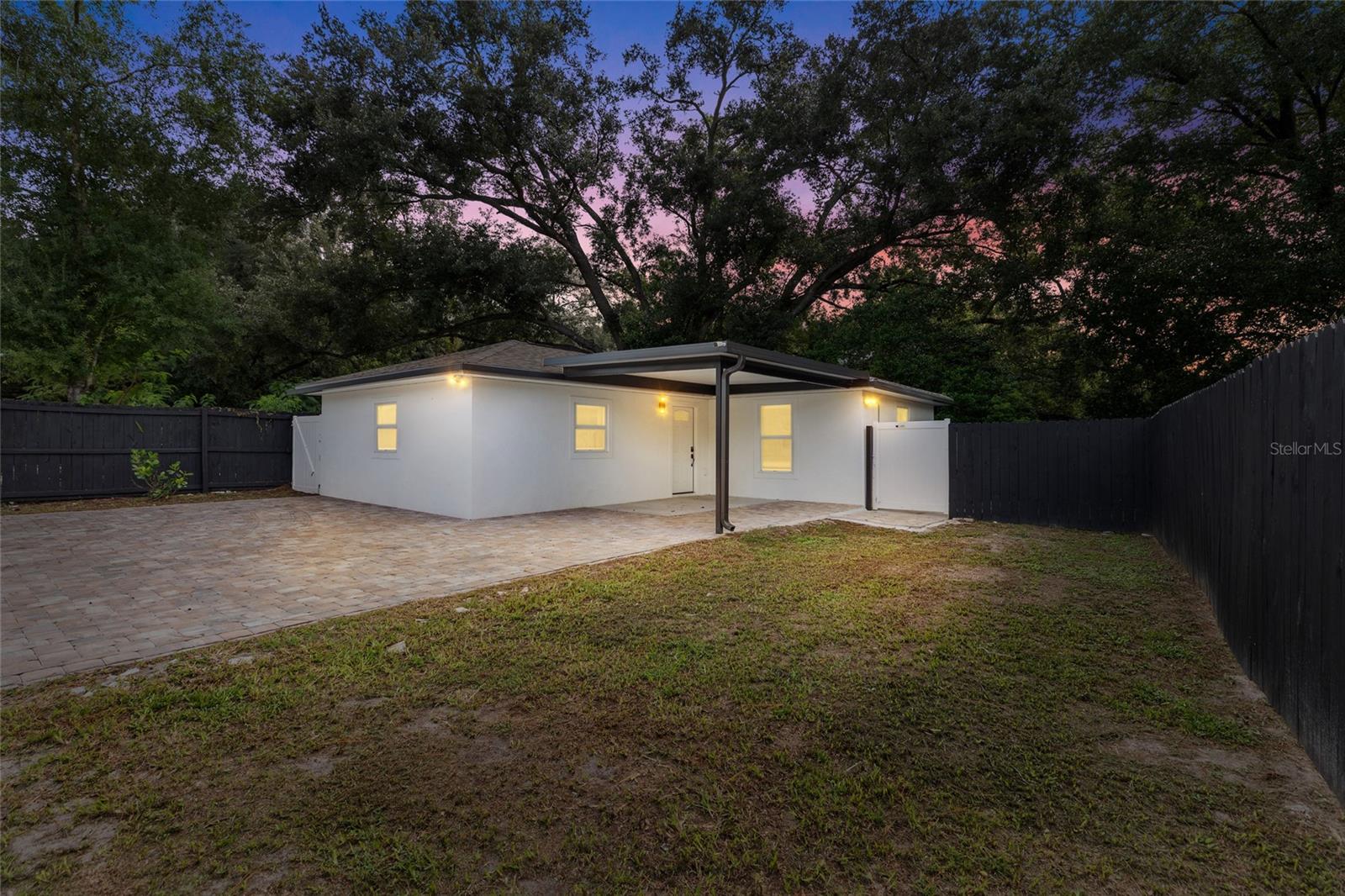 16903 Hanna Rd, Lutz, FL 33549