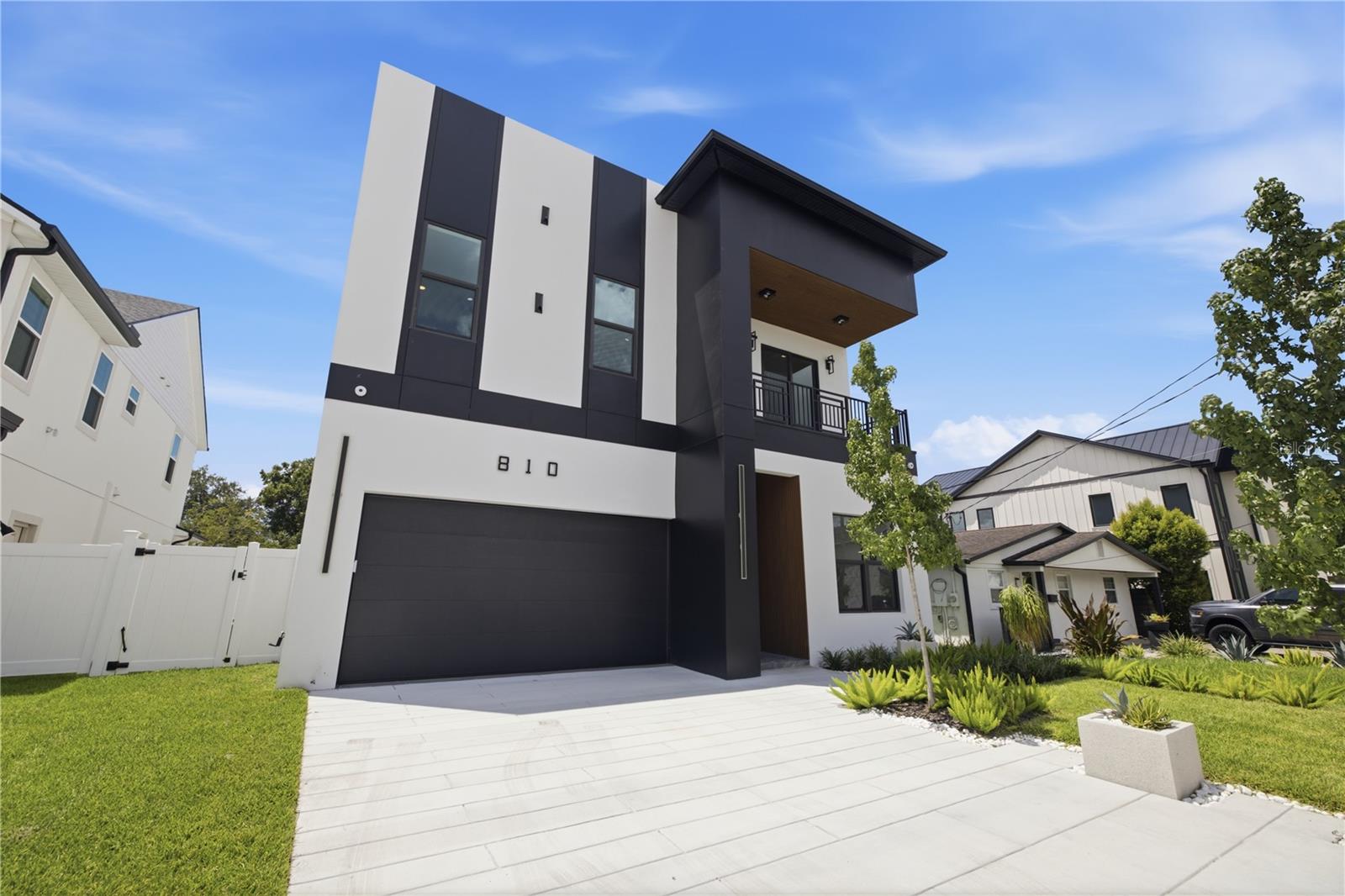 810 W Braddock St, Tampa, FL 33603