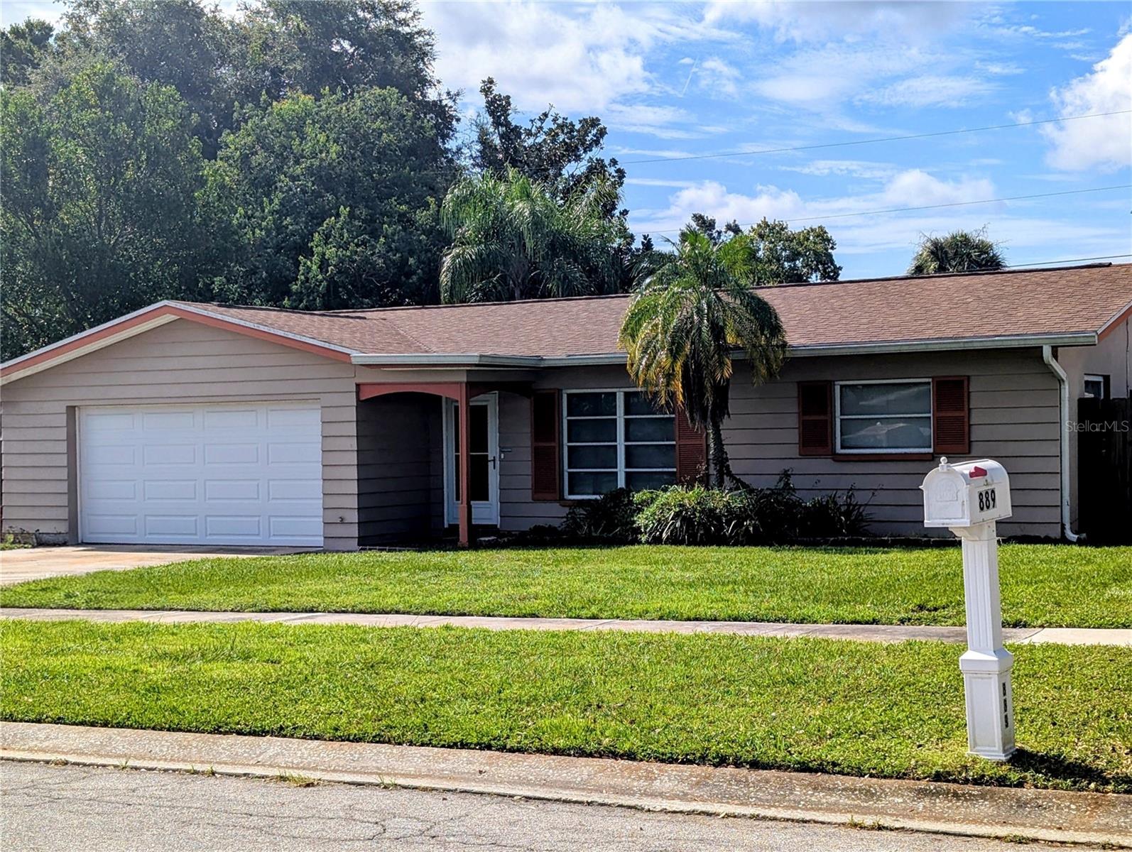 969 6th Ave NE, Largo, FL 33770