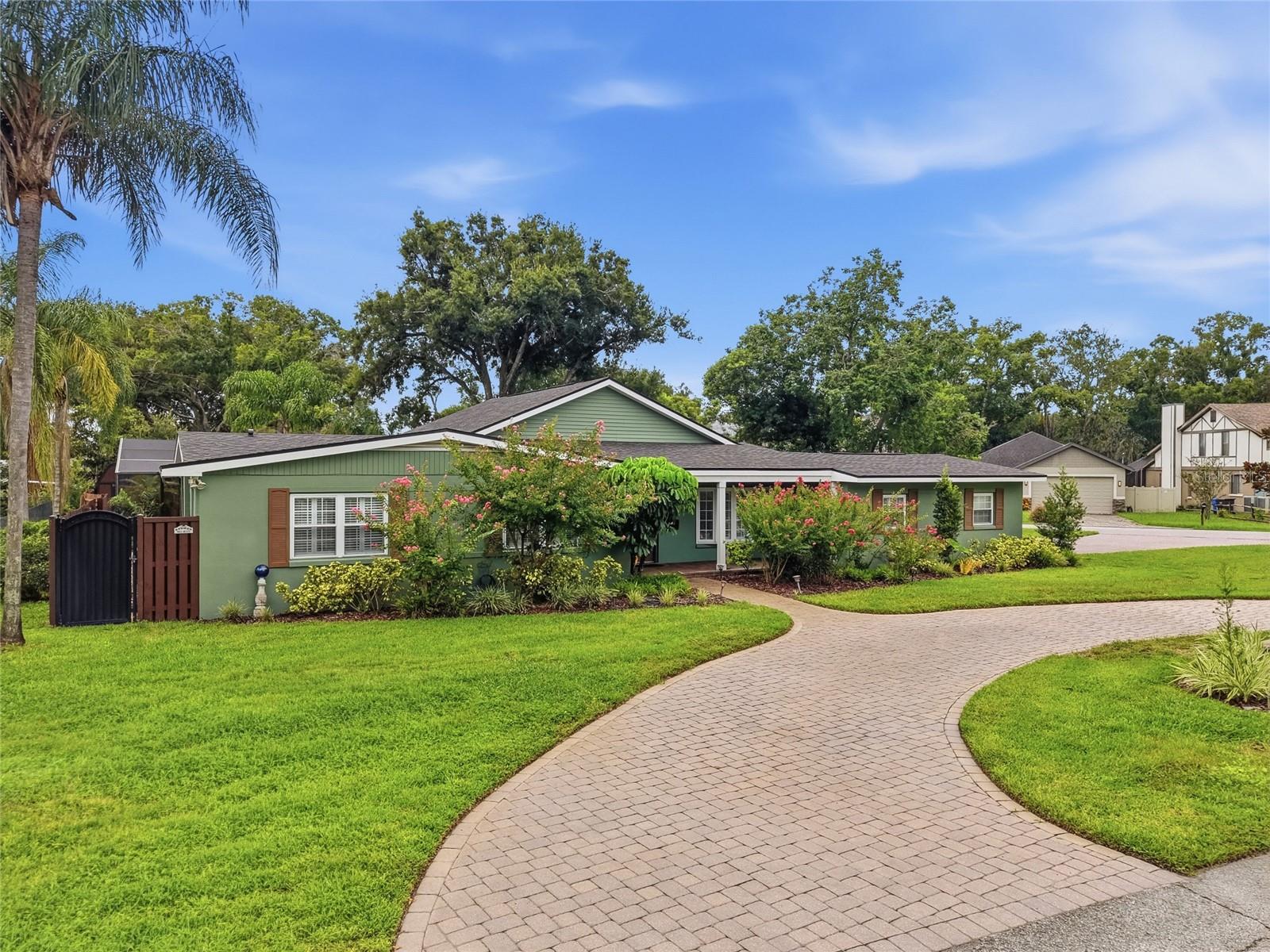 1216 S Pine Lake Dr, Tampa, FL 33612