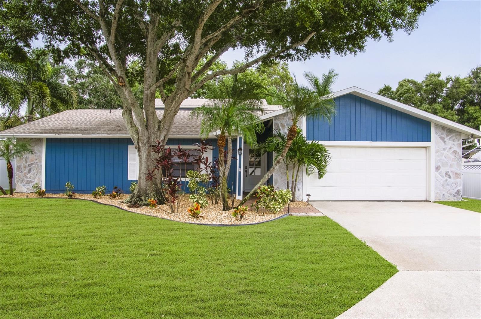 9737 135th St, Seminole, FL 33776