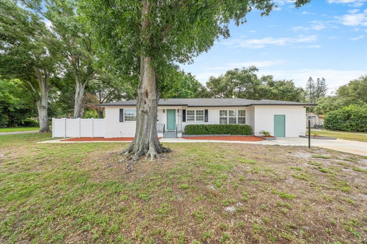 125 61st St N, St Petersburg, FL 33710