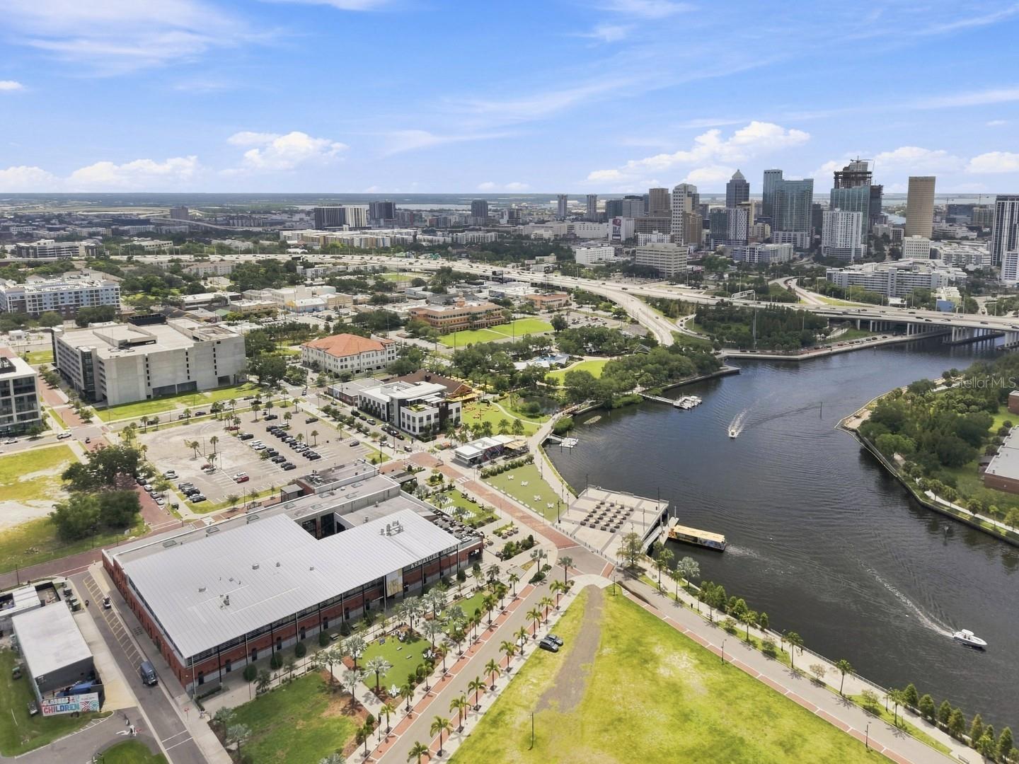 310 W Columbus Dr #4, Tampa, FL 33602