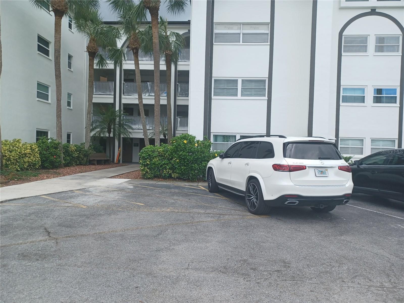 2525 W Bay Dr #A12, Belleair Bluffs, FL 33770