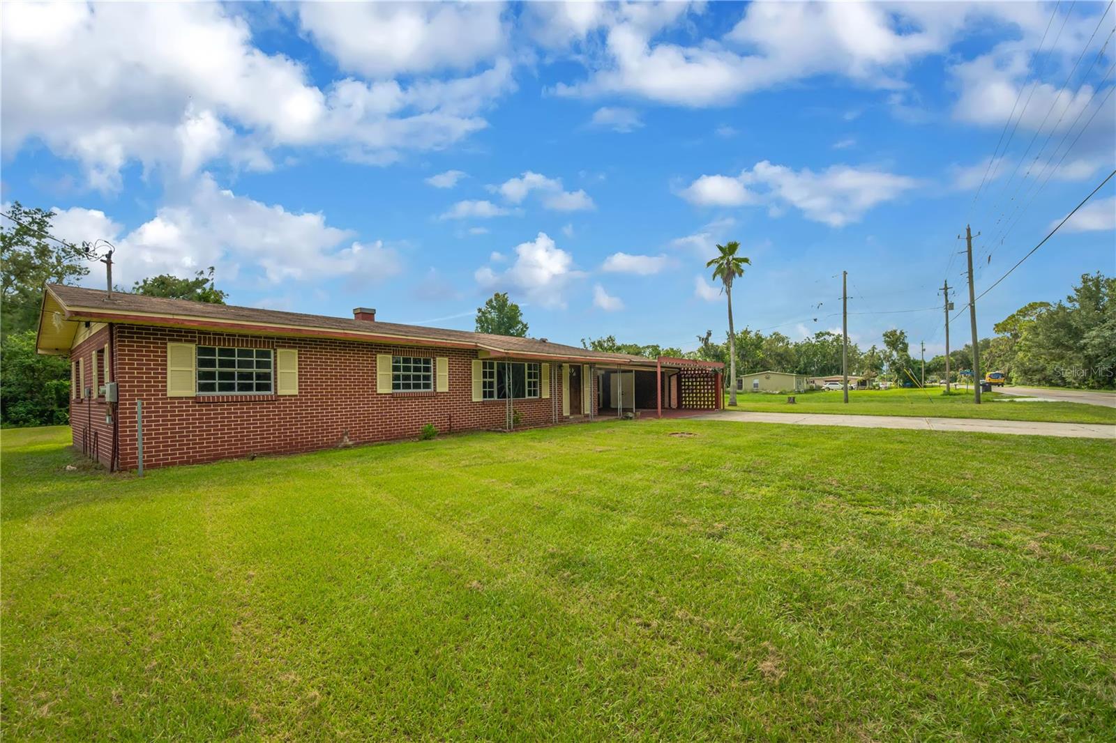 1619 N Dover Rd, Dover, FL 33527