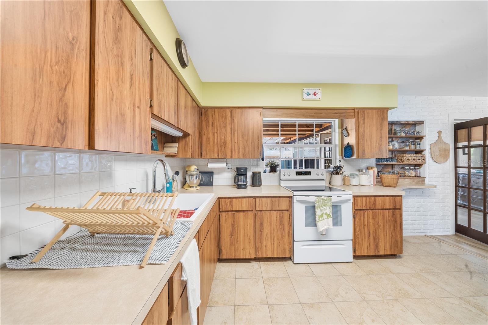 5920 49th Ave N, Kenneth City, FL 33709