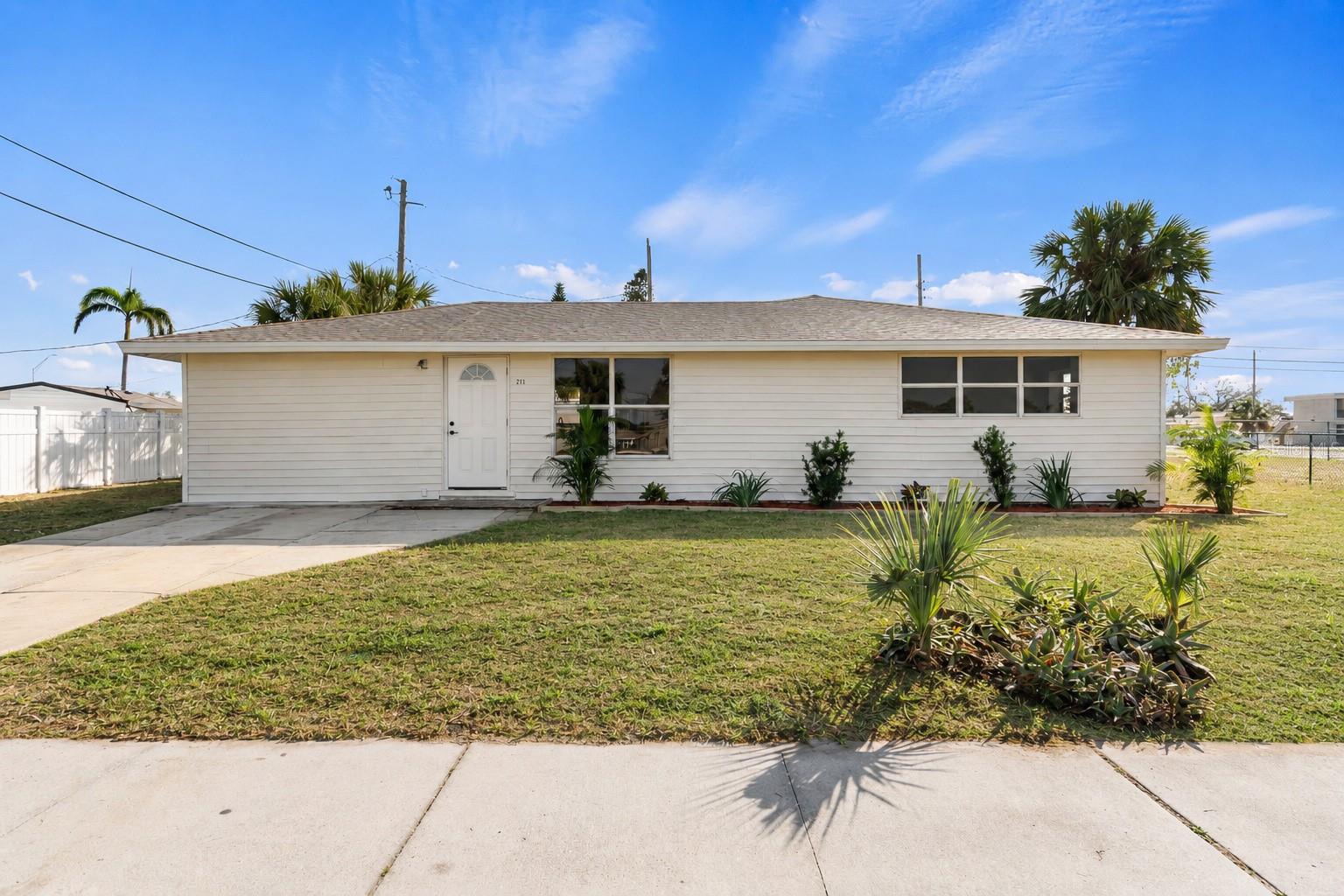 6211 Cornell Rd, Bradenton, FL 34207