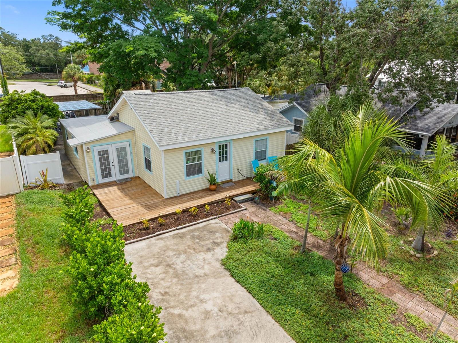 2222 Quincy St S, St Petersburg, FL 33711