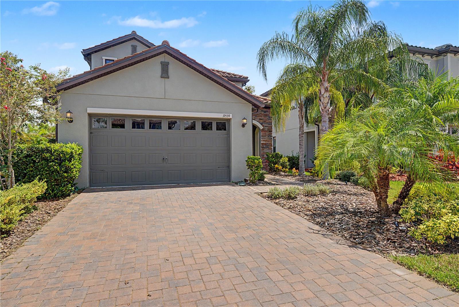19539 Roseate Dr, Lutz, FL 33558