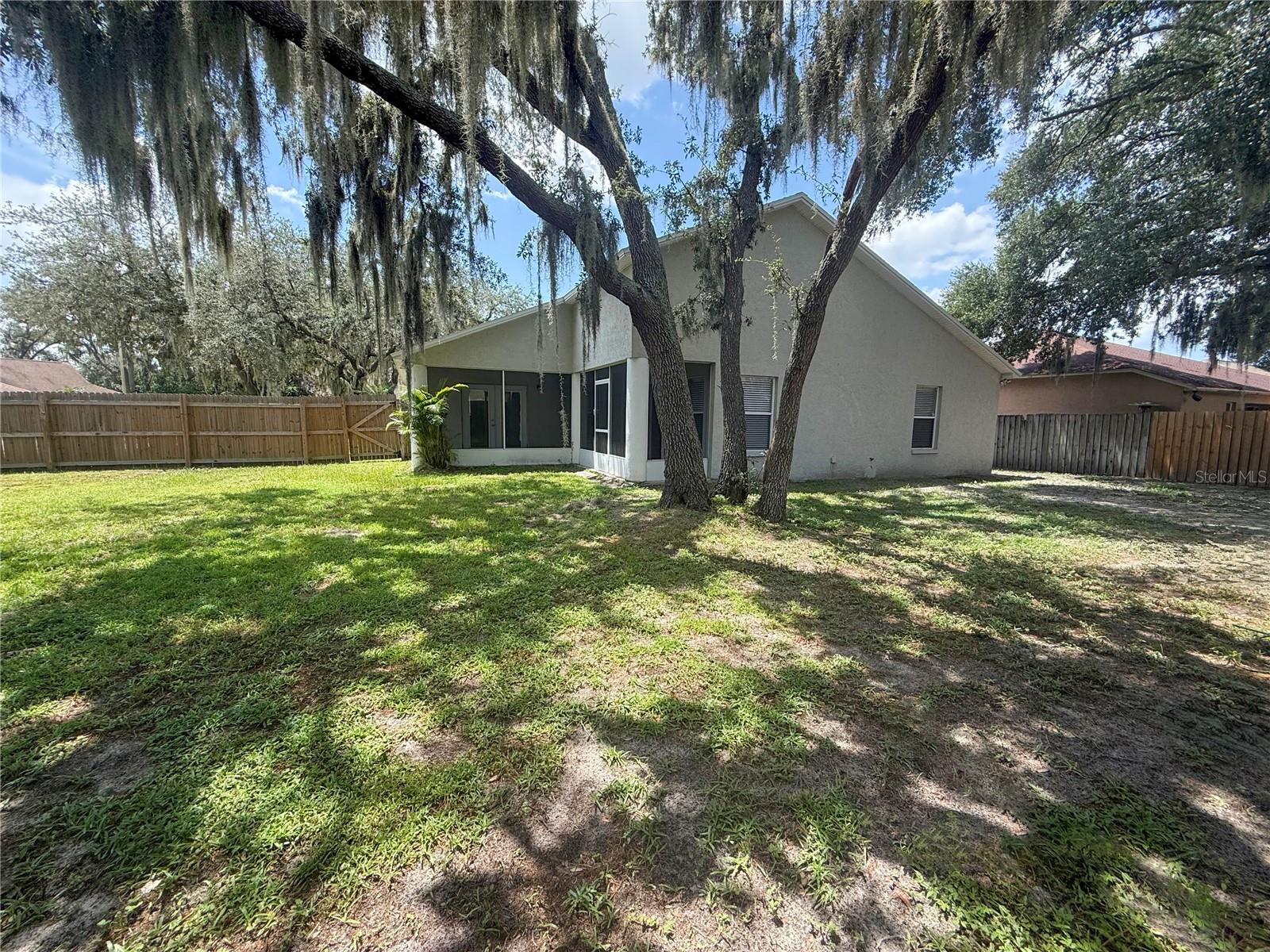 1430 Monte Lake Dr, Valrico, FL 33596